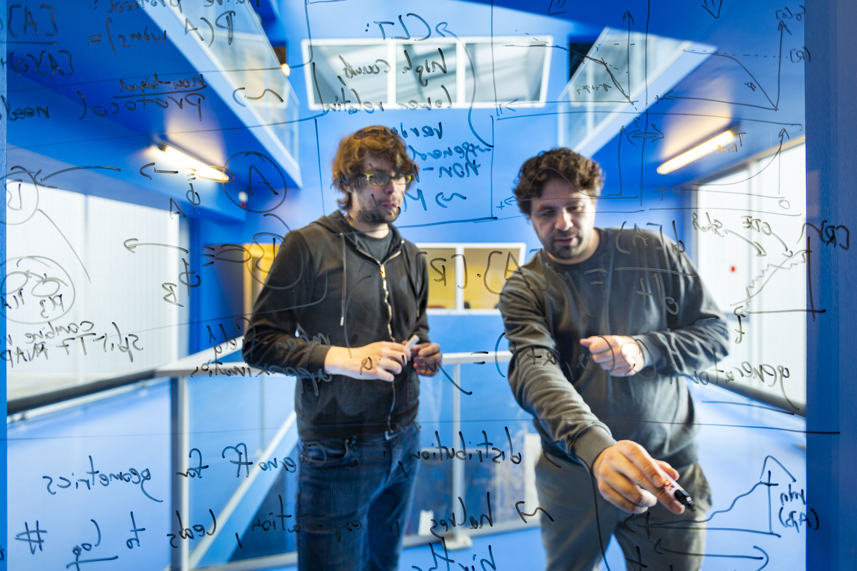 Official CNRS image accompanying its collective scientific expertise page